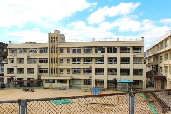 広島市安佐南区相田３丁目の土地(広島市立安小学校)