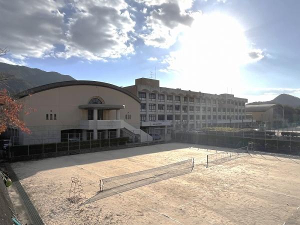 広島市安佐北区三入東１丁目の中古一戸建て(広島市立広島中等教育学校)