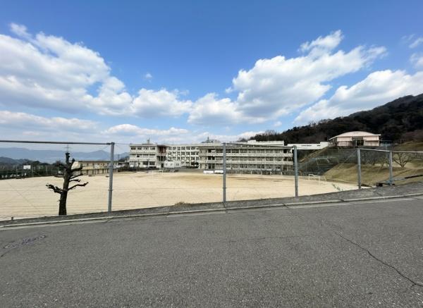 広島市東区中山新町３丁目の中古一戸建て(広島市立戸坂中学校)