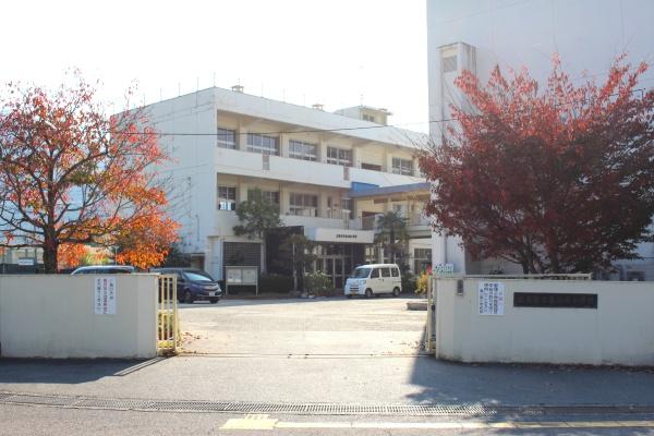 広島市安佐北区亀山南２丁目の土地(広島市立亀山南小学校)
