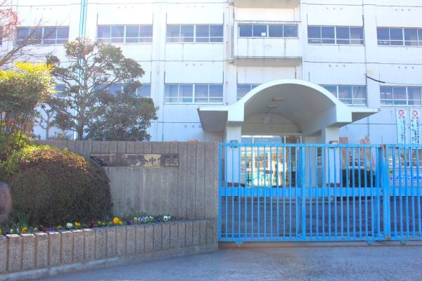 広島市安佐北区真亀２丁目の土地(広島市立落合中学校)