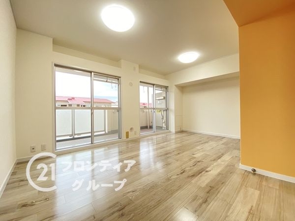 研究学園６団地５３０号棟　中古マンション
