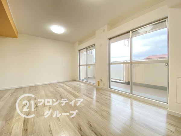 研究学園６団地５３０号棟　中古マンション