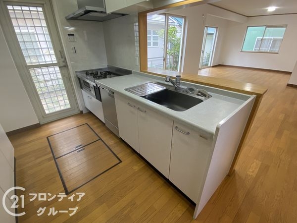 神戸市須磨区多井畑南町の中古一戸建て(玄関)