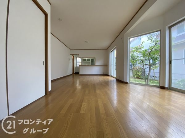 神戸市須磨区多井畑南町の中古一戸建て(前面道路含む現地写真)