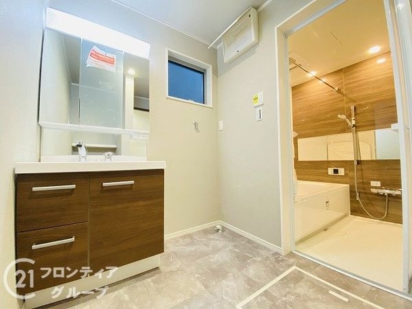 明石市材木町　新築一戸建て　１期　B号棟