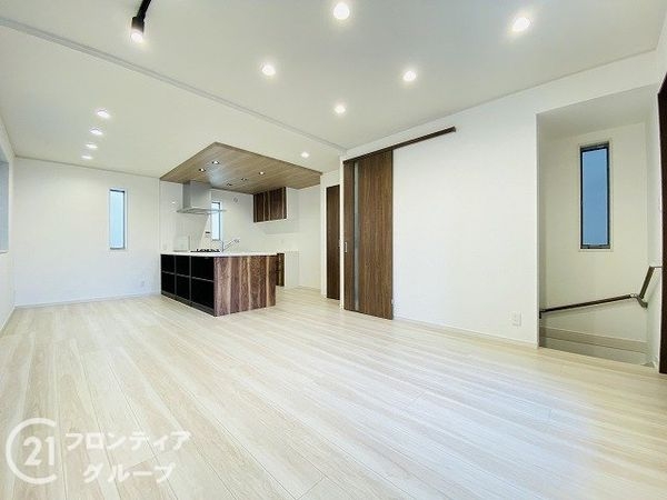 明石市材木町　新築一戸建て　１期　B号棟