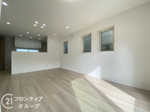 明石市港町　新築一戸建て