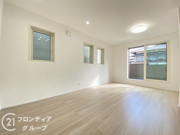 明石市港町　新築一戸建て
