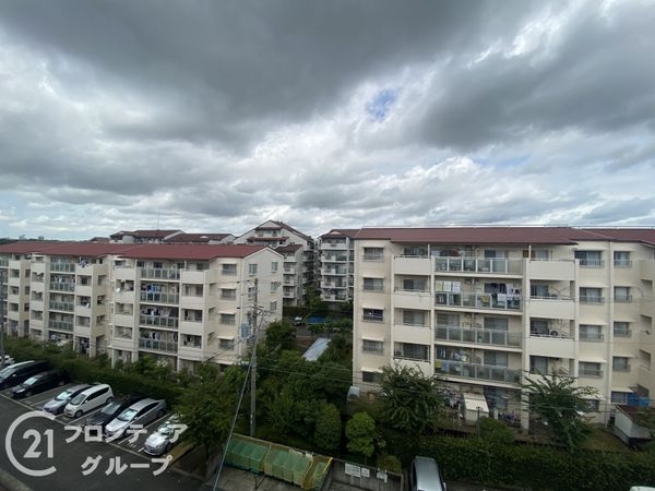 研究学園5団地523号棟　中古マンション