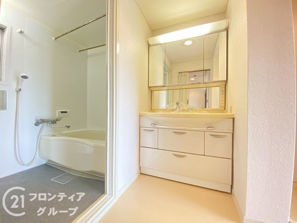 研究学園5団地523号棟　中古マンション