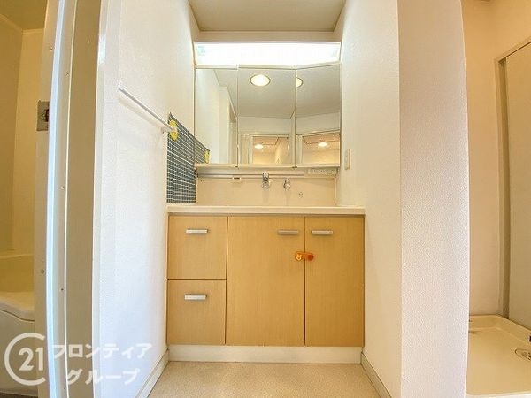 研究学園５団地　５２５号棟　中古マンション