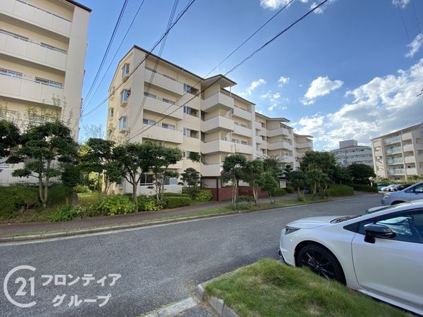 研究学園５団地　５２５号棟　中古マンション