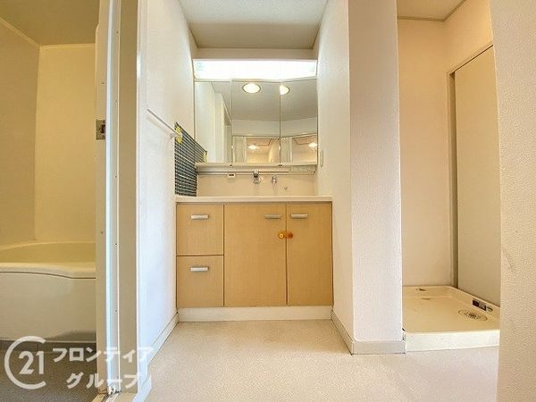 研究学園５団地　５２５号棟　中古マンション