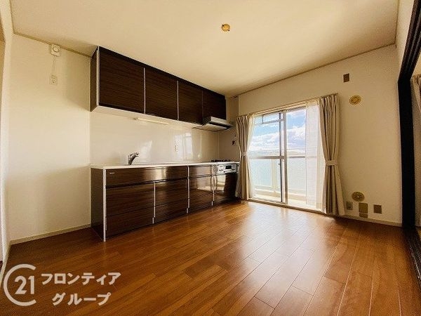 研究学園５団地　５２５号棟　中古マンション