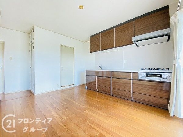 研究学園５団地　５２５号棟　中古マンション