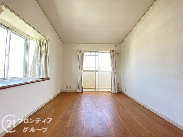 研究学園５団地　５２５号棟　中古マンション