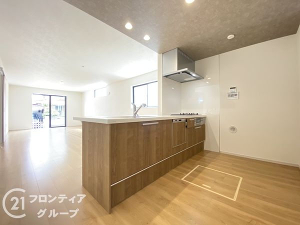 神戸市西区岩岡町岩岡　新築一戸建て　１期　１号棟