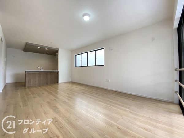 明石市松が丘５丁目　新築一戸建て　１期　３号棟