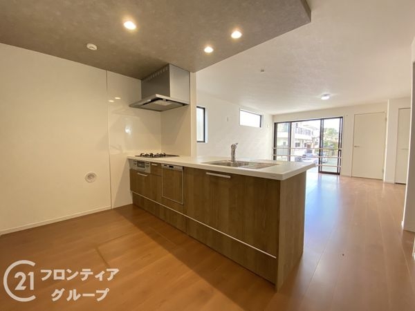 明石市松が丘５丁目　新築一戸建て　１期　４号棟