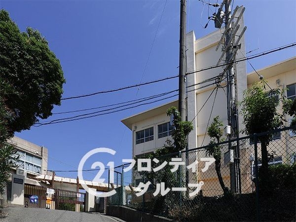神戸市西区玉津町新方 新築一戸建て 8期 5号棟(神戸市立玉津中学校)