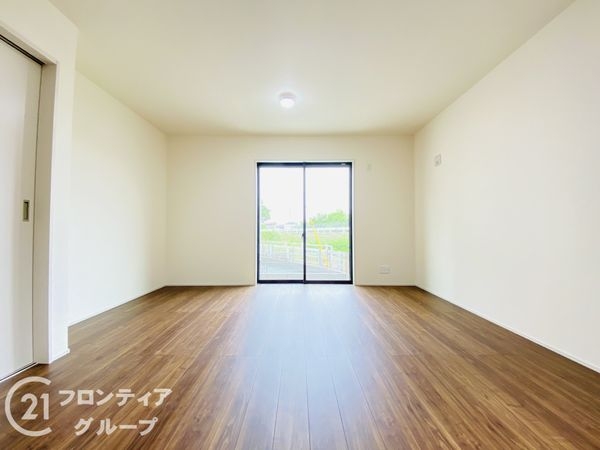神戸市西区玉津町新方　新築一戸建て　８期　７号棟