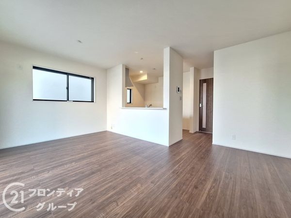 神戸市西区玉津町新方　新築一戸建て　８期　２号棟