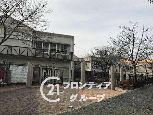 グリーンタウン月が丘・カーサソルーナIII番館 中古マンシ…(神戸市立月が丘小学校)
