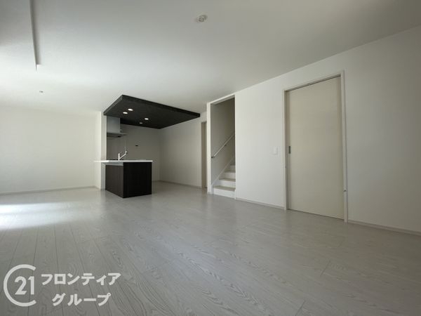 明石市西明石東町　新築一戸建て　２号棟
