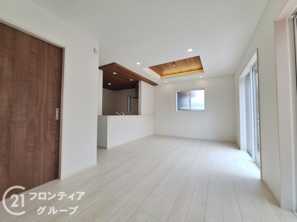 明石市大久保町松陰　新築一戸建て　６号棟