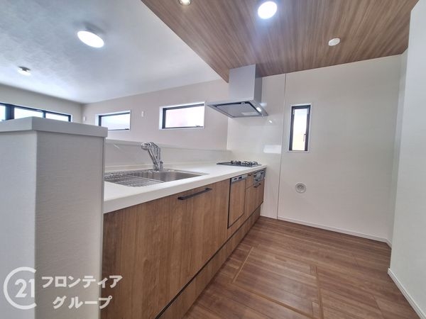 神戸市西区美賀多台５丁目　新築一戸建て　１期　２号棟