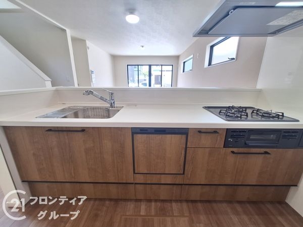 神戸市西区美賀多台５丁目　新築一戸建て　１期　２号棟