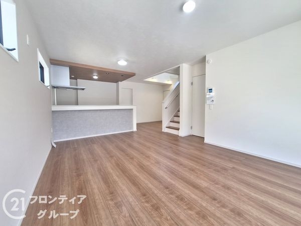 神戸市西区美賀多台５丁目　新築一戸建て　１期　２号棟
