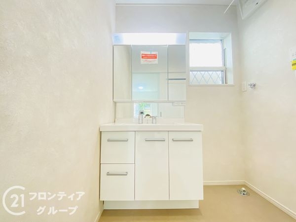 明石市朝霧町3丁目 新築一戸建て(洗面台・洗面所)