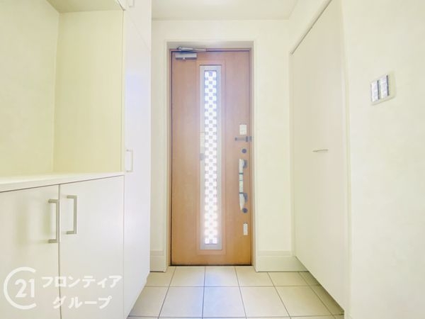 明石市朝霧町3丁目 新築一戸建て(玄関)