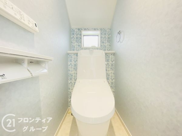 明石市朝霧町3丁目 新築一戸建て(トイレ)