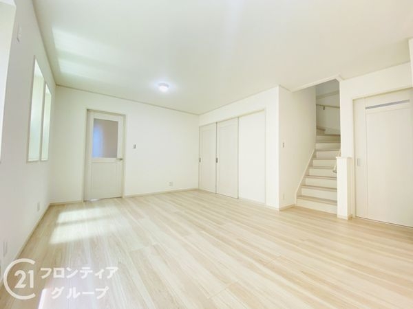 明石市朝霧町3丁目 新築一戸建て(リビング)