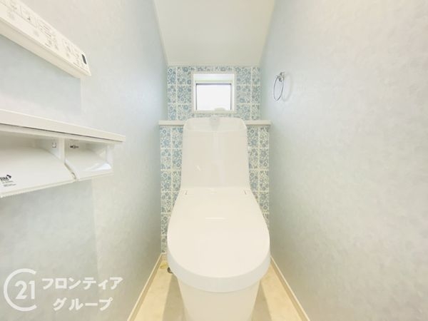 明石市朝霧町3丁目 新築一戸建て(トイレ)