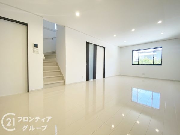 明石市松が丘３丁目　新築一戸建て　全2区画　1号棟