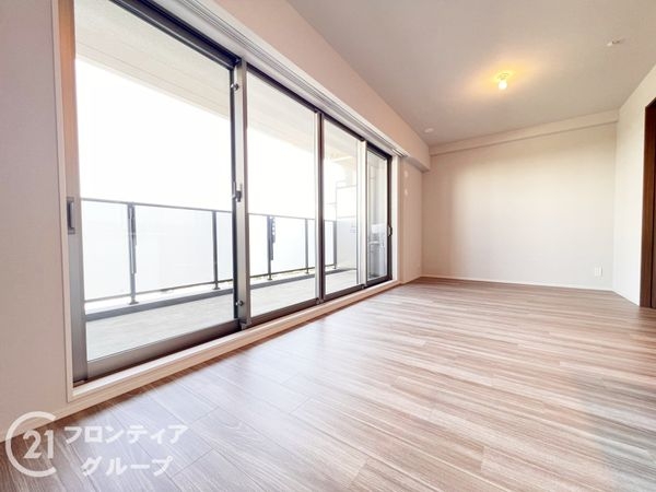 プレミスト神戸学園東町 中古マンション(リビング)