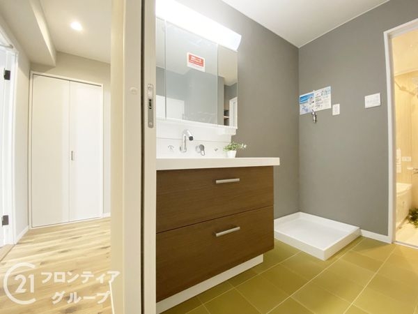 エルタウン学園1 101号棟 A棟 中古マンション(洗面台・洗面所)