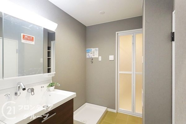 エルタウン学園1 101号棟 A棟 中古マンション(洗面台・洗面所)