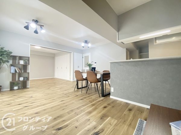 エルタウン学園1 101号棟 A棟 中古マンション(リビング)
