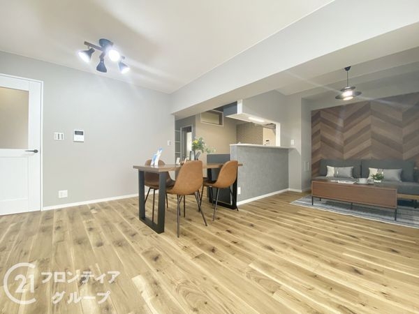 エルタウン学園1 101号棟 A棟 中古マンション(リビング)