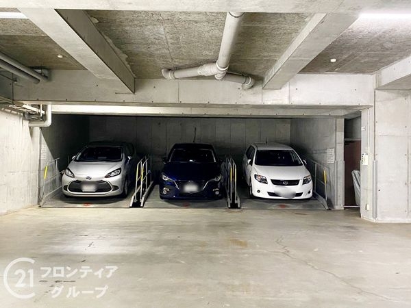 プレステージ明石魚住駅前2 中古マンション(駐車場)