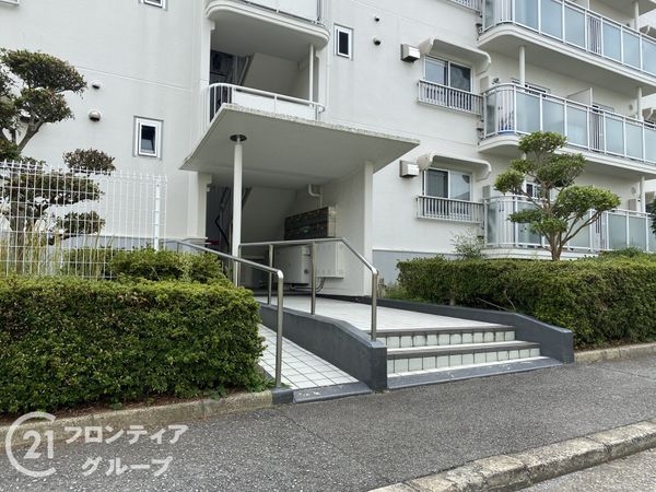 名谷15団地64号棟 中古マンション(エントランス)