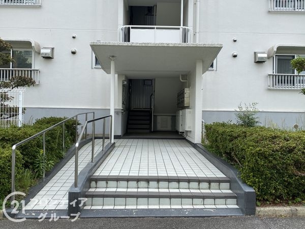 名谷15団地64号棟 中古マンション(ロビー)
