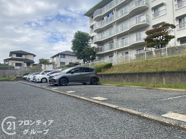 名谷15団地64号棟 中古マンション(駐車場)