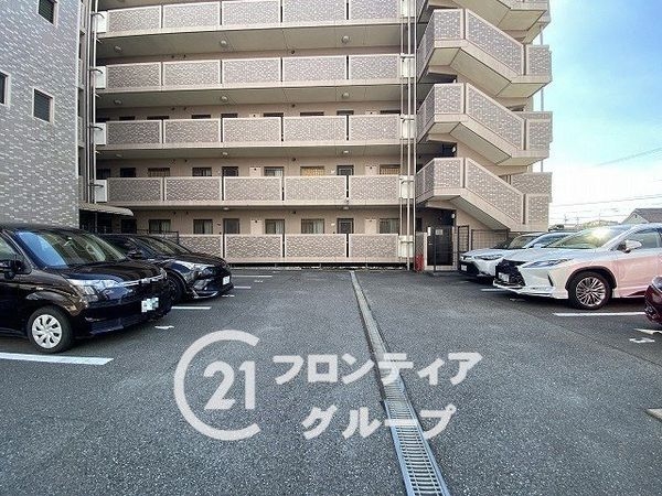 ネオハイツ明石東二見 中古マンション(駐車場)