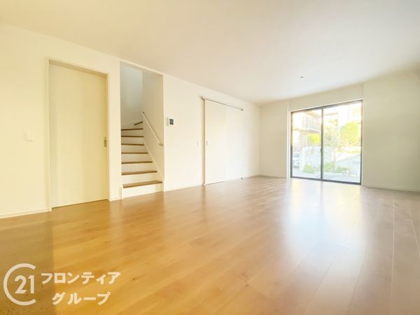 神戸市西区伊川谷町潤和　新築一戸建て　１期　２号棟